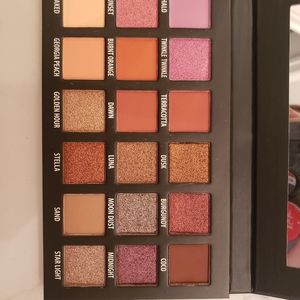 Kab Day to Night Eyeshadow palette
